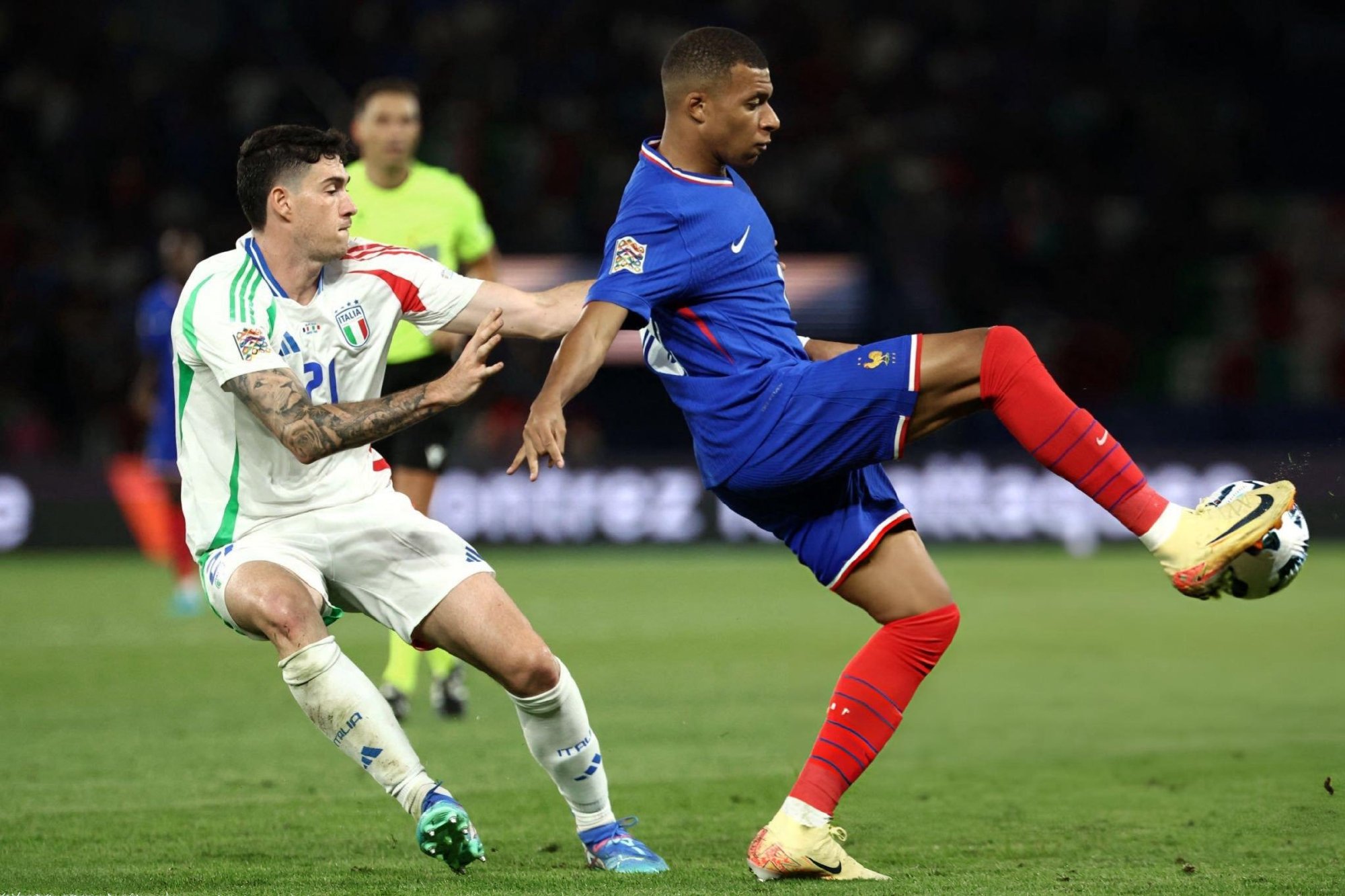 法国完胜塞维利亚,姆巴佩带队取胜 法国完胜塞维利亚,姆巴佩带队取胜