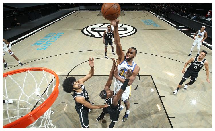 深圳队碾压北京队,库里惊艳四座 深圳队碾压北京队,库里惊艳四座