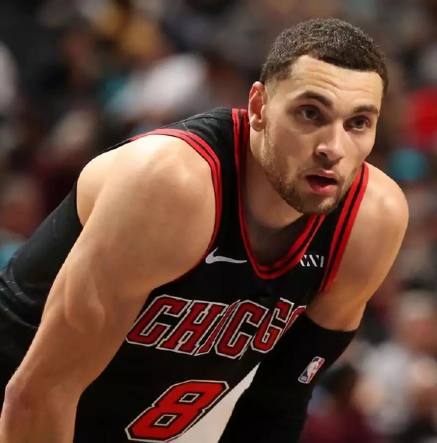 广东队逆转北京队，拉文高光表现