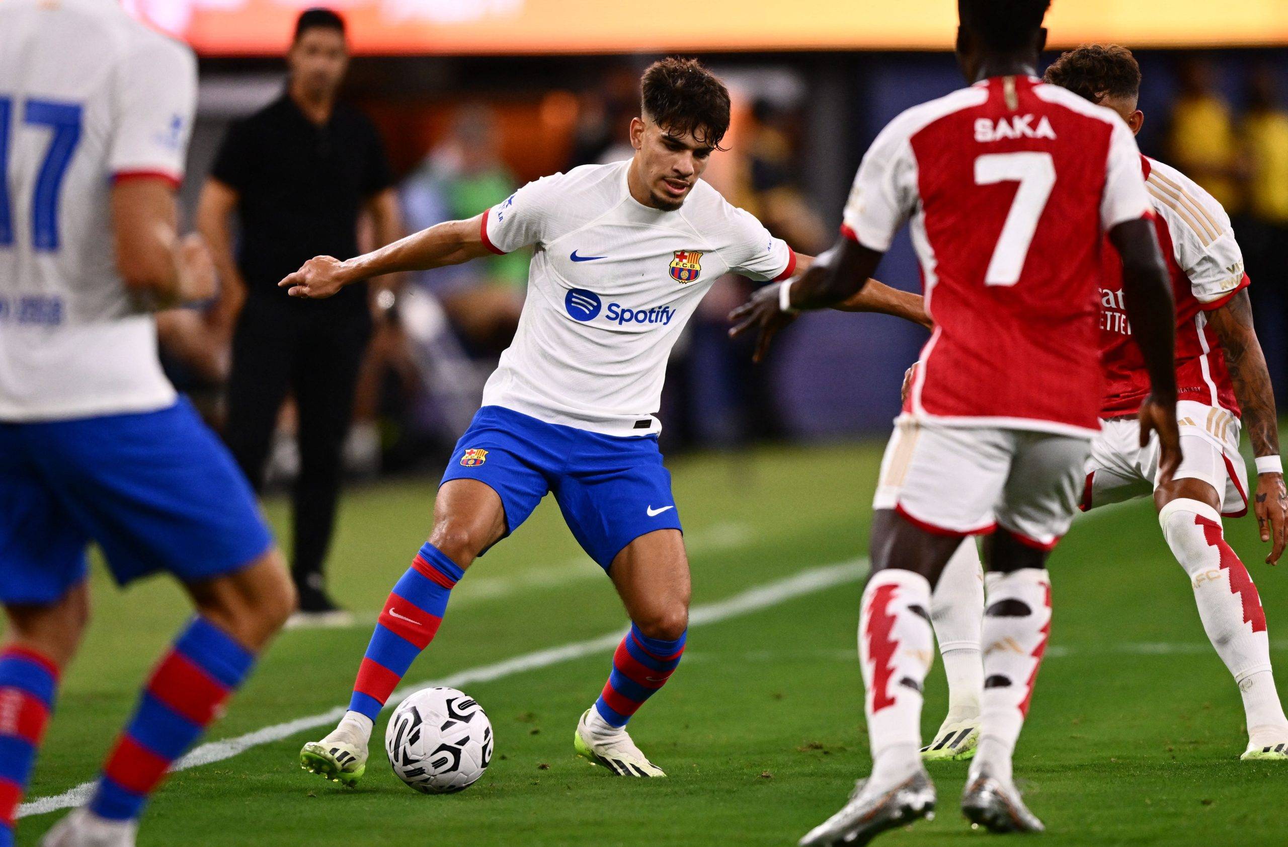 摩洛哥爆冷巴萨，罗本制霸全场