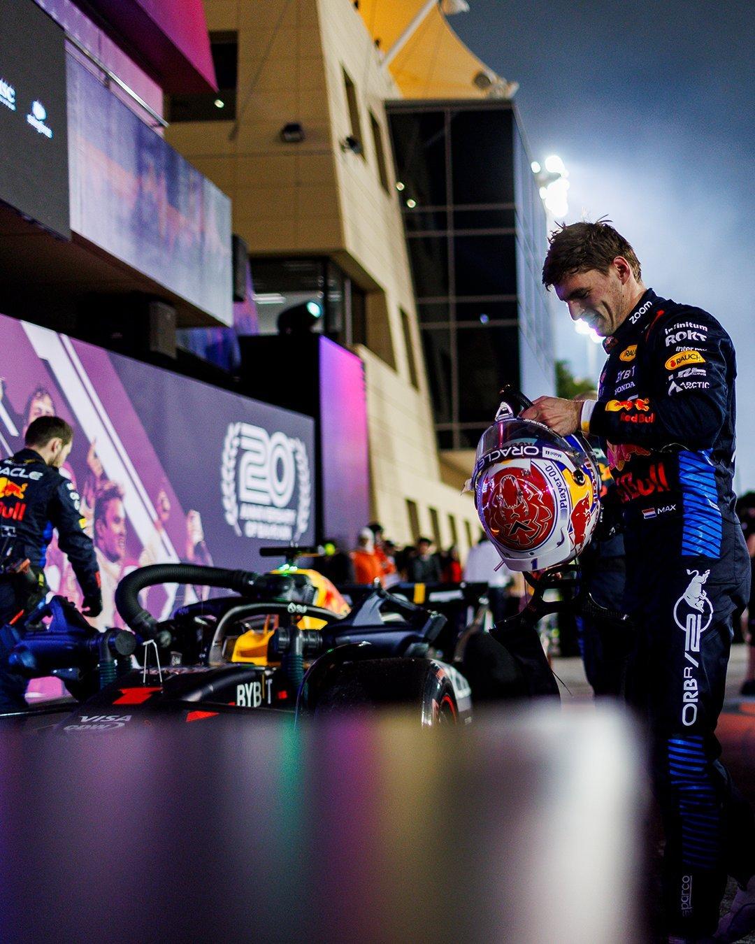 阿斯顿马丁险胜威廉姆斯,汉密尔顿高光表现 阿斯顿马丁险胜威廉姆斯,汉密尔顿高光表现