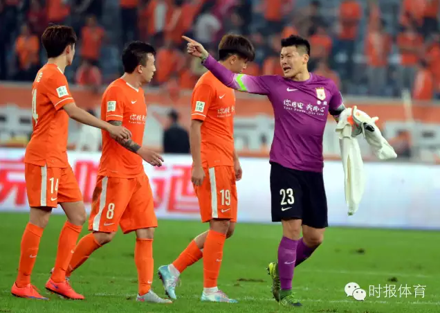 贵州人和主场击败对手，全队合作取胜