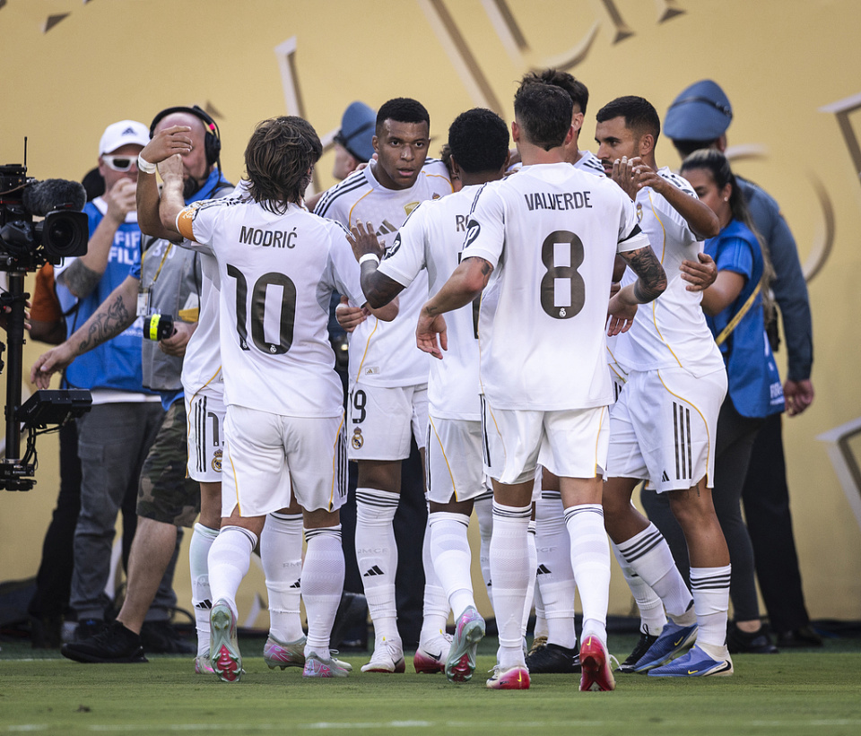 皇马新援表现出色帮助球队取得胜利 皇马新援表现出色帮助球队取得胜利