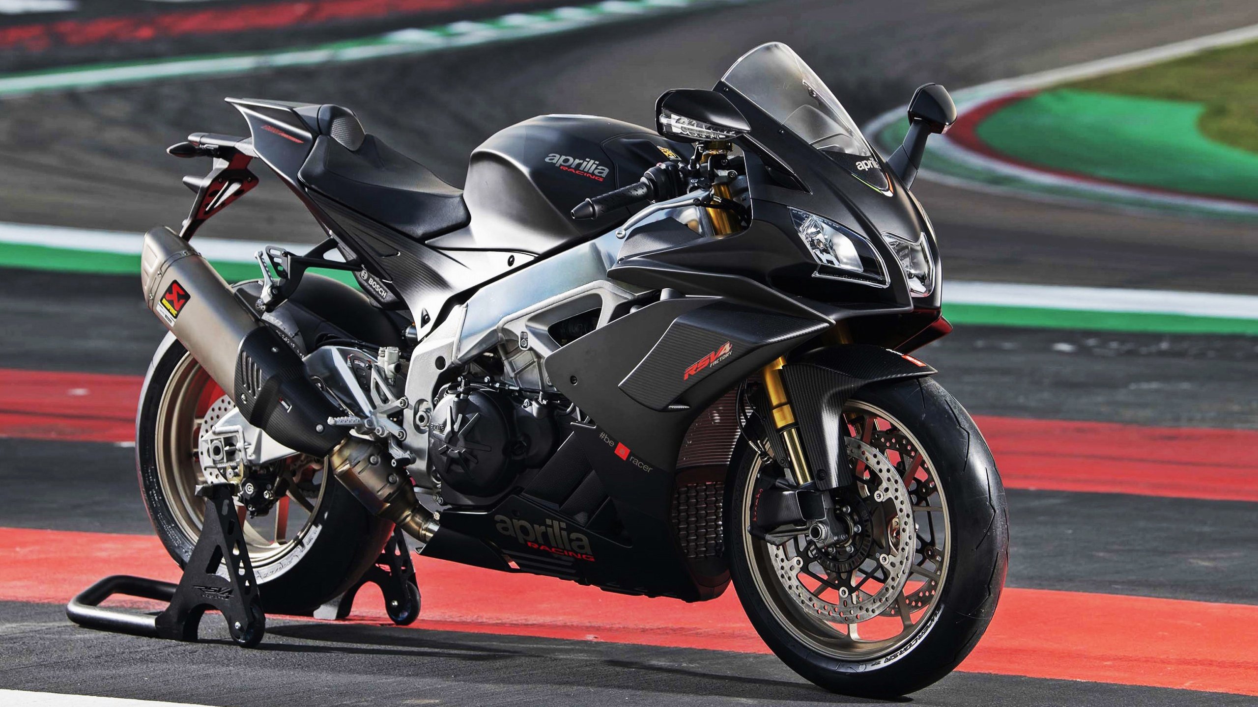 阿拉巴状态火热,巴拉巴拉圭巅峰对决,胜出皇马新篇章