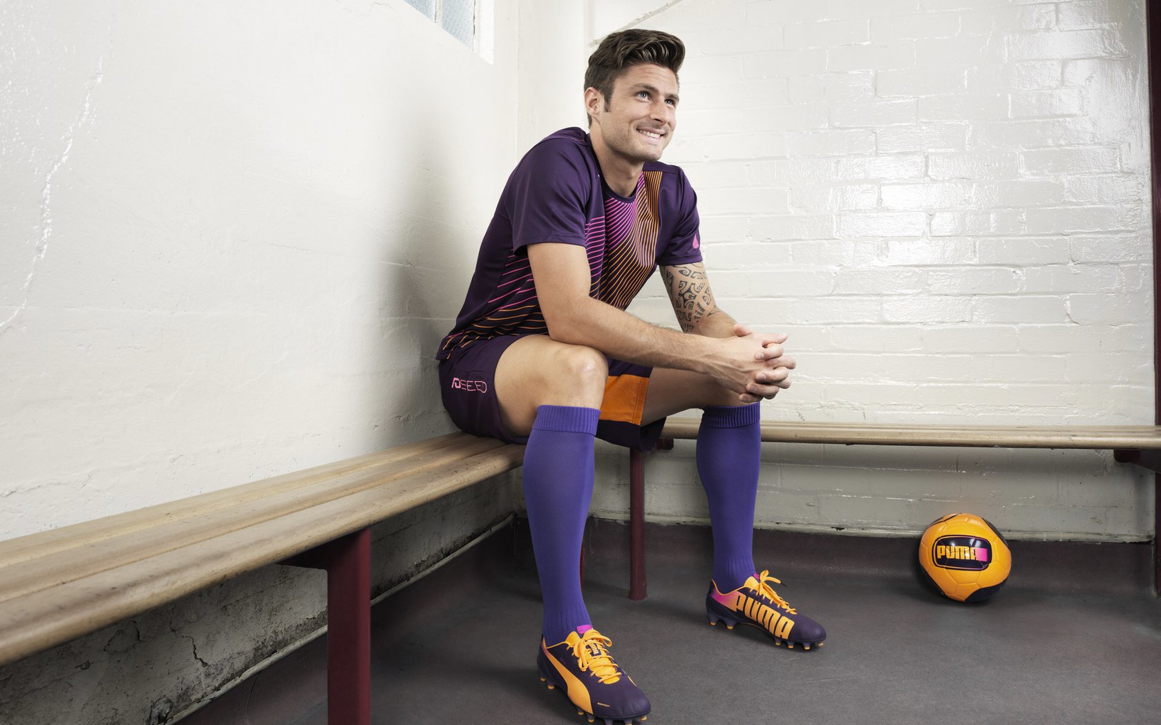 熊猫体育直播-南美铁壁与蓝鹰折翼，蒂亚戈扛起全队，巴拉圭终结拉齐奥传奇